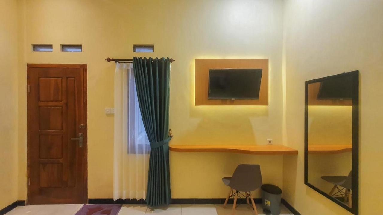 Urbanview Hotel Sakura Kampung Inggris Pare By Reddoorz Eksteriør bilde