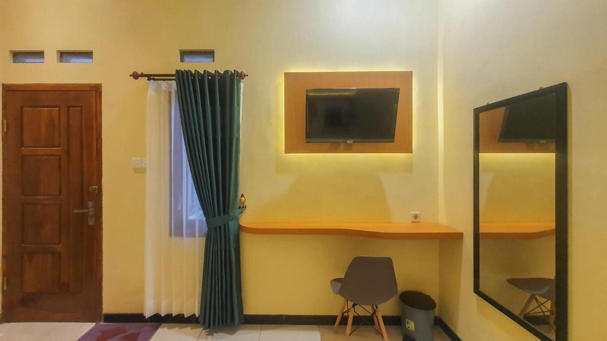 Urbanview Hotel Sakura Kampung Inggris Pare By Reddoorz Eksteriør bilde