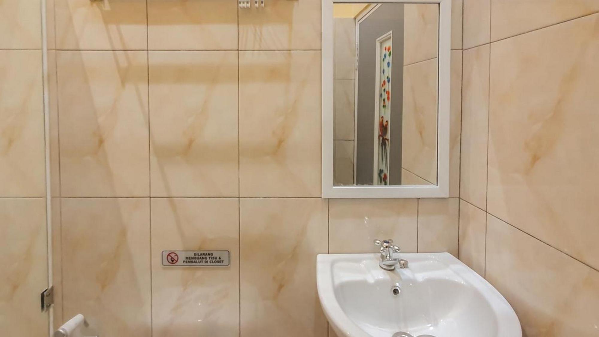 Urbanview Hotel Sakura Kampung Inggris Pare By Reddoorz Eksteriør bilde