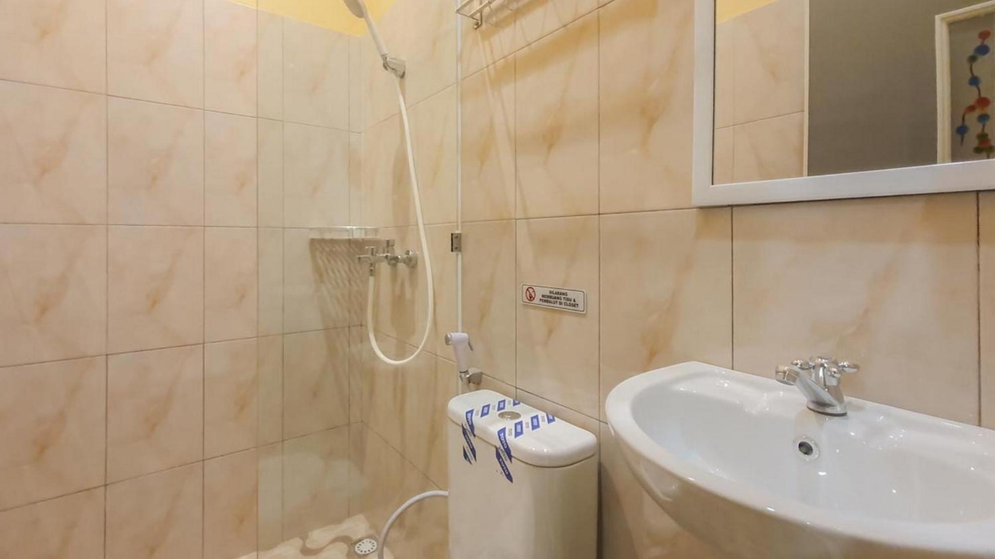 Urbanview Hotel Sakura Kampung Inggris Pare By Reddoorz Eksteriør bilde